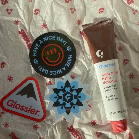 GLOSSIER ISO ITEMS!!!! - Picture 4 of 4